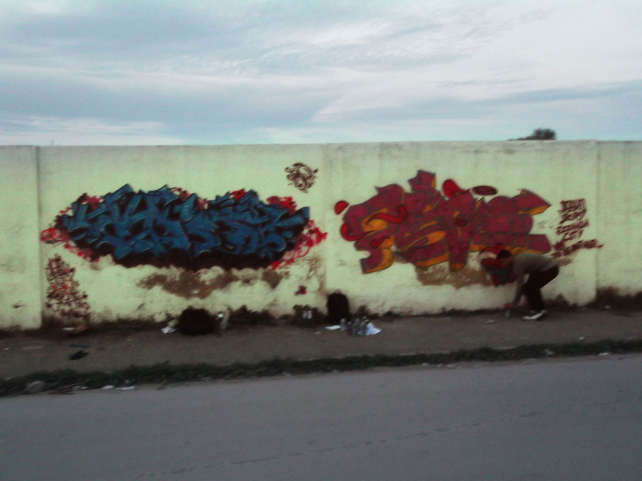 Graffiti Wall - Photo by LOST - LOST, GRAFFITI, WILD