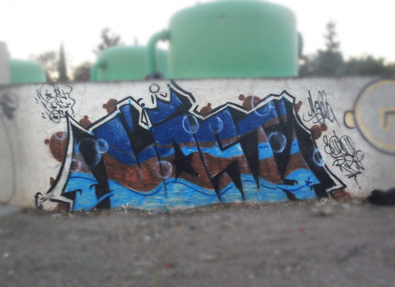 Graffiti Wall - Photo by LOST - LOST, GRAFFITI, RRW