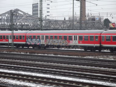 Graffiti Train in Darmstadt - Photo by LWOBRTUHCTULC - Share, Darmstadt, Heidelberg (2015)