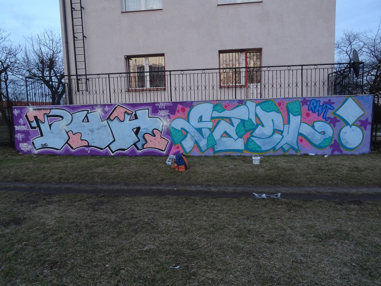 Graffiti Wall - Photo by LYZAK - PUK, AZYL (2017)