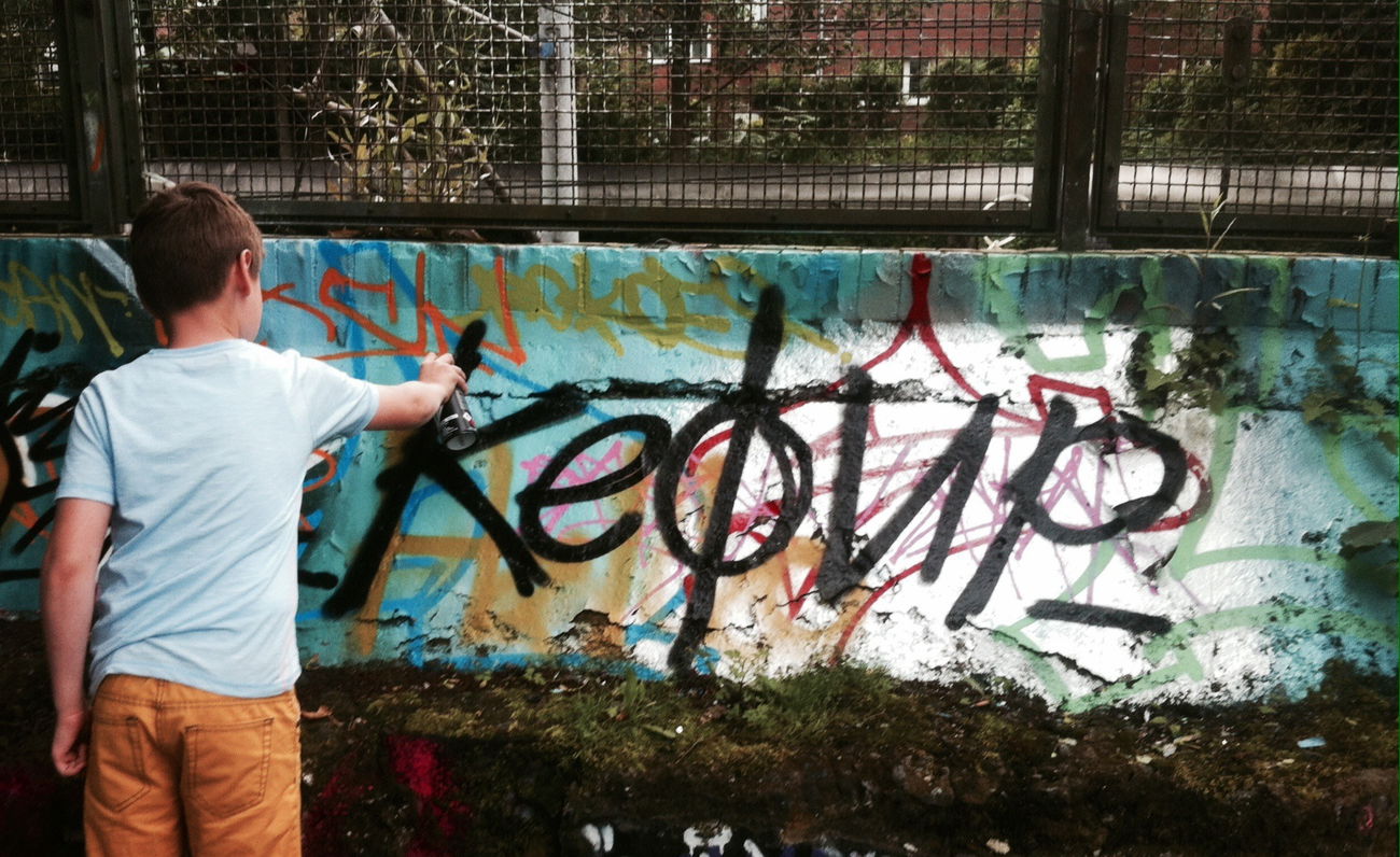 Graffiti Photo by Lackaffe - кефиp, Kefir:Kyrillisch, trainee