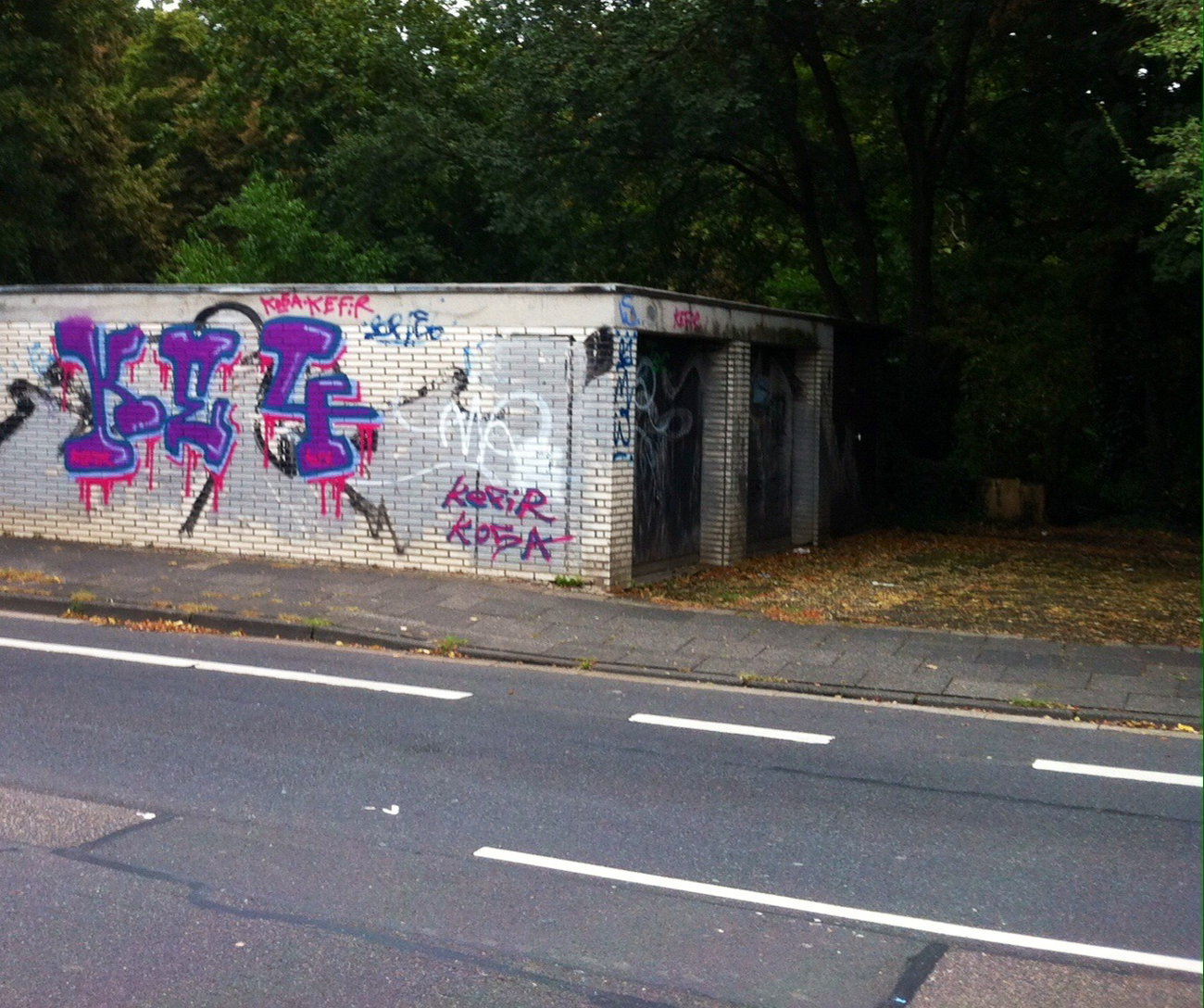 Graffiti Wall - Photo by Lackaffe - ke4, kefir, bonn