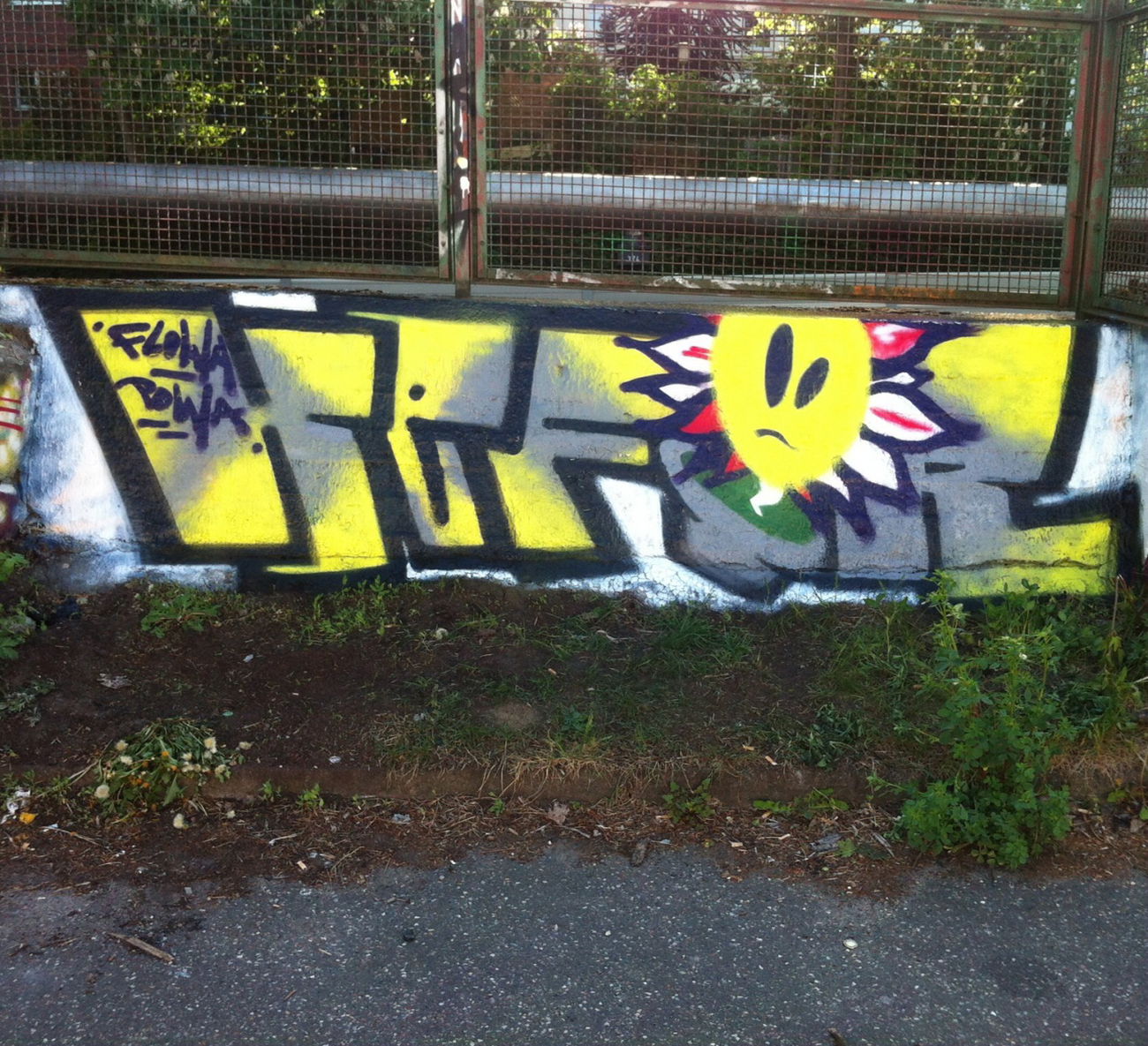 Graffiti Bombing - Photo by Lackaffe - Kefir, ke4, hippimörder