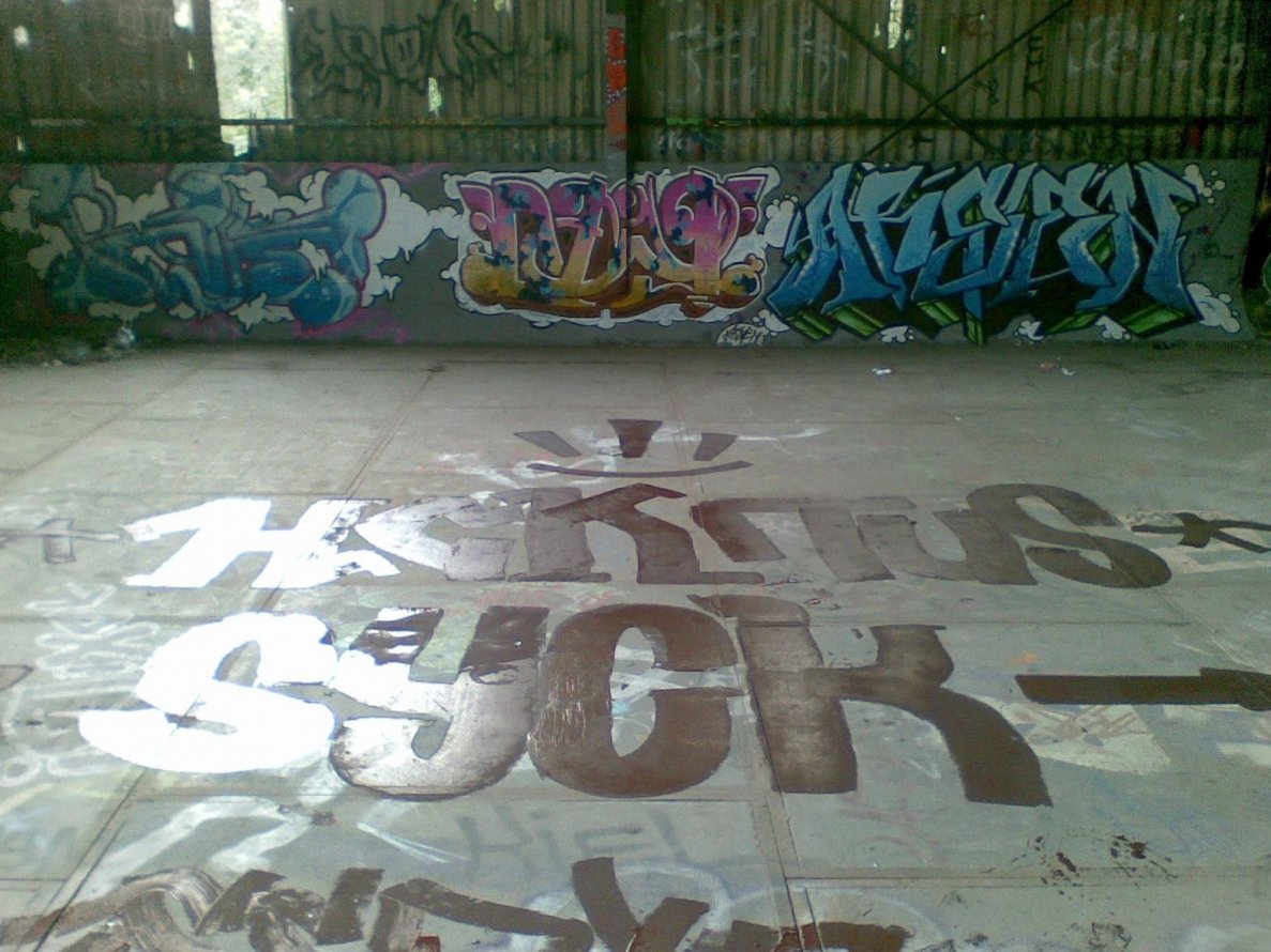 Graffiti Wall - Photo by LackierPerson