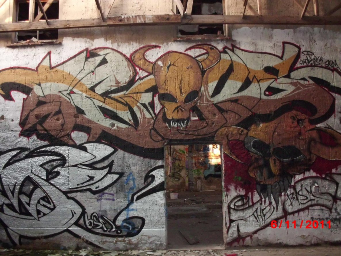 Graffiti Wall - Photo by LackierPerson