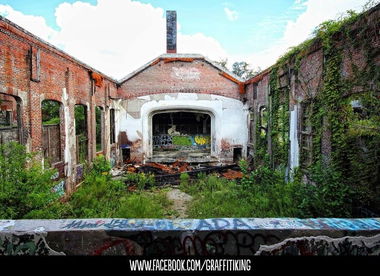 Graffiti Wall - Photo by LackierPerson