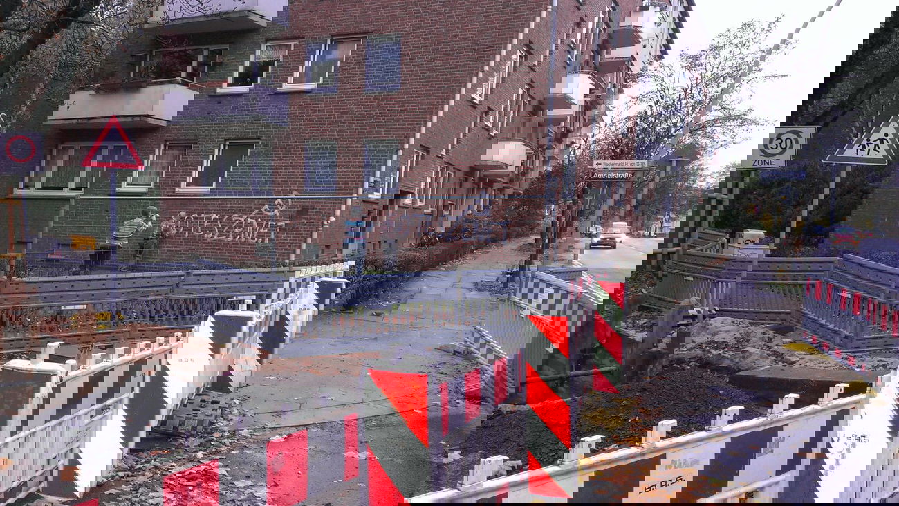 Graffiti Artwork - Photo by Lackspotter - grandparents, chrom, black (2013)