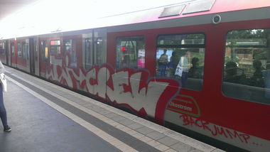 Graffiti Train - Photo by Lackspotter - backjump, sbahn, hamburg (2014)