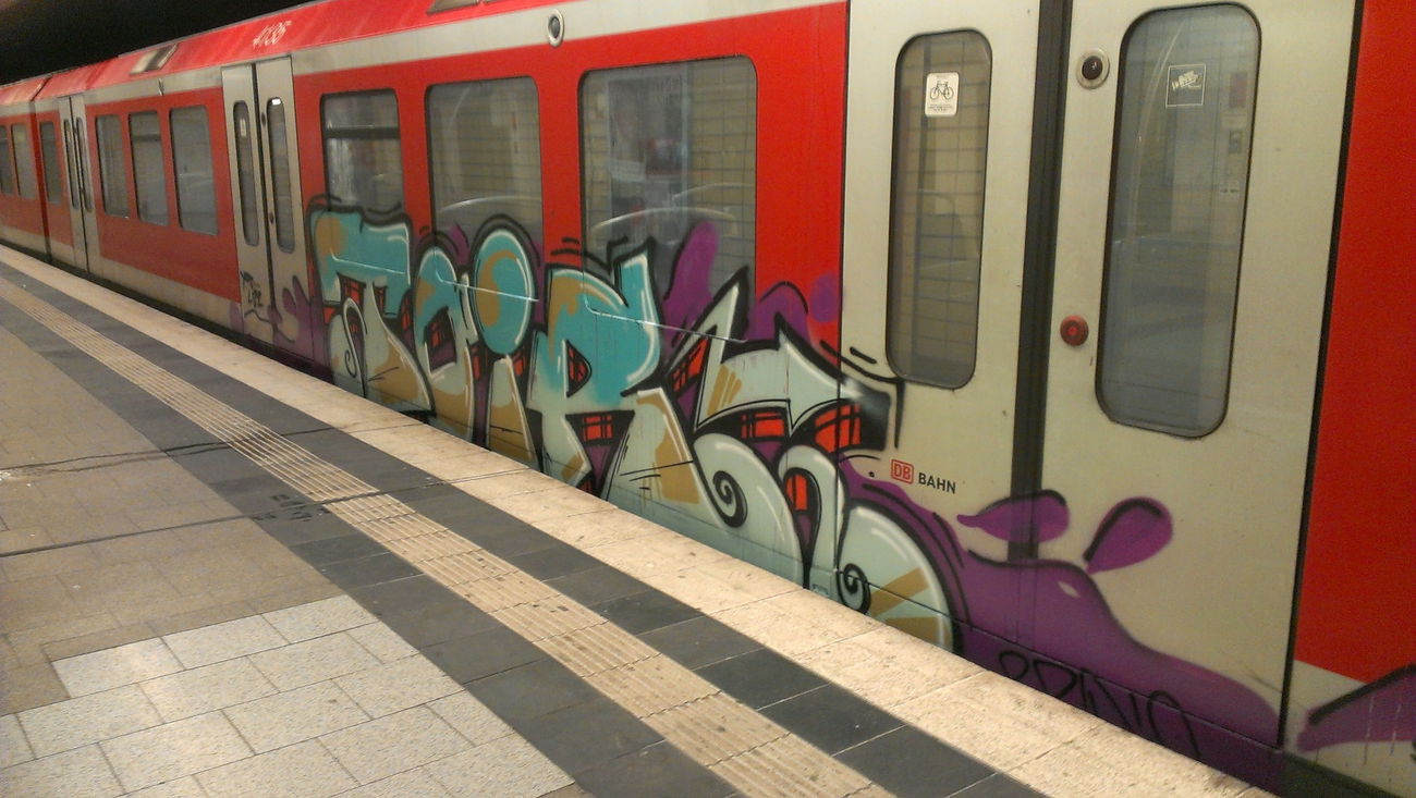 Graffiti Train - Photo by Lackspotter (2015)