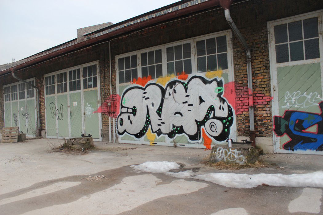Graffiti Bombing in Austria - Photo by Lambert - -OpAS-LuIS-GolD-