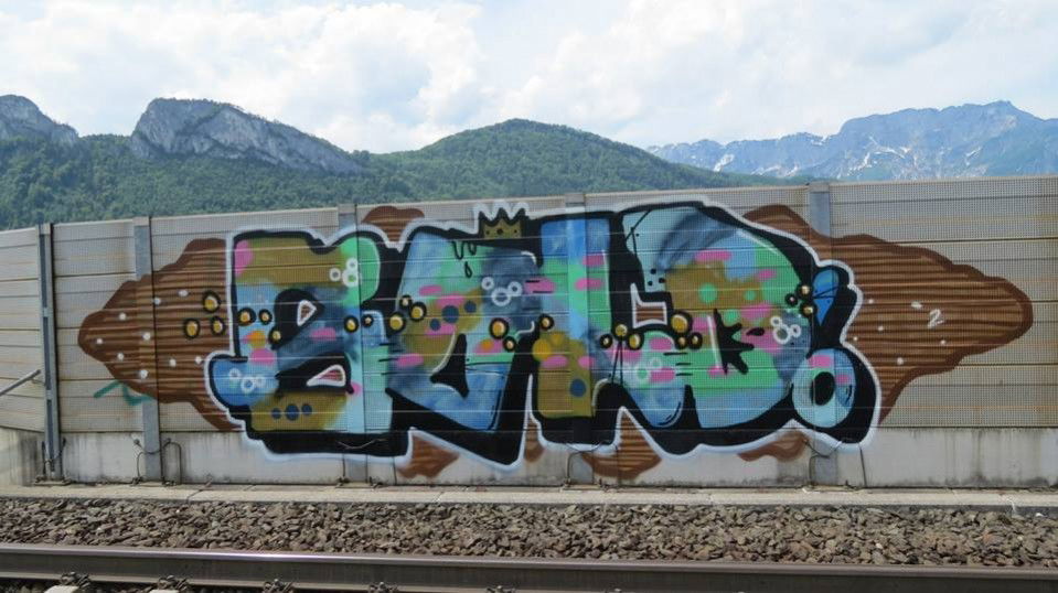 Graffiti in Austria - Photo by Lambert - farben, polizei