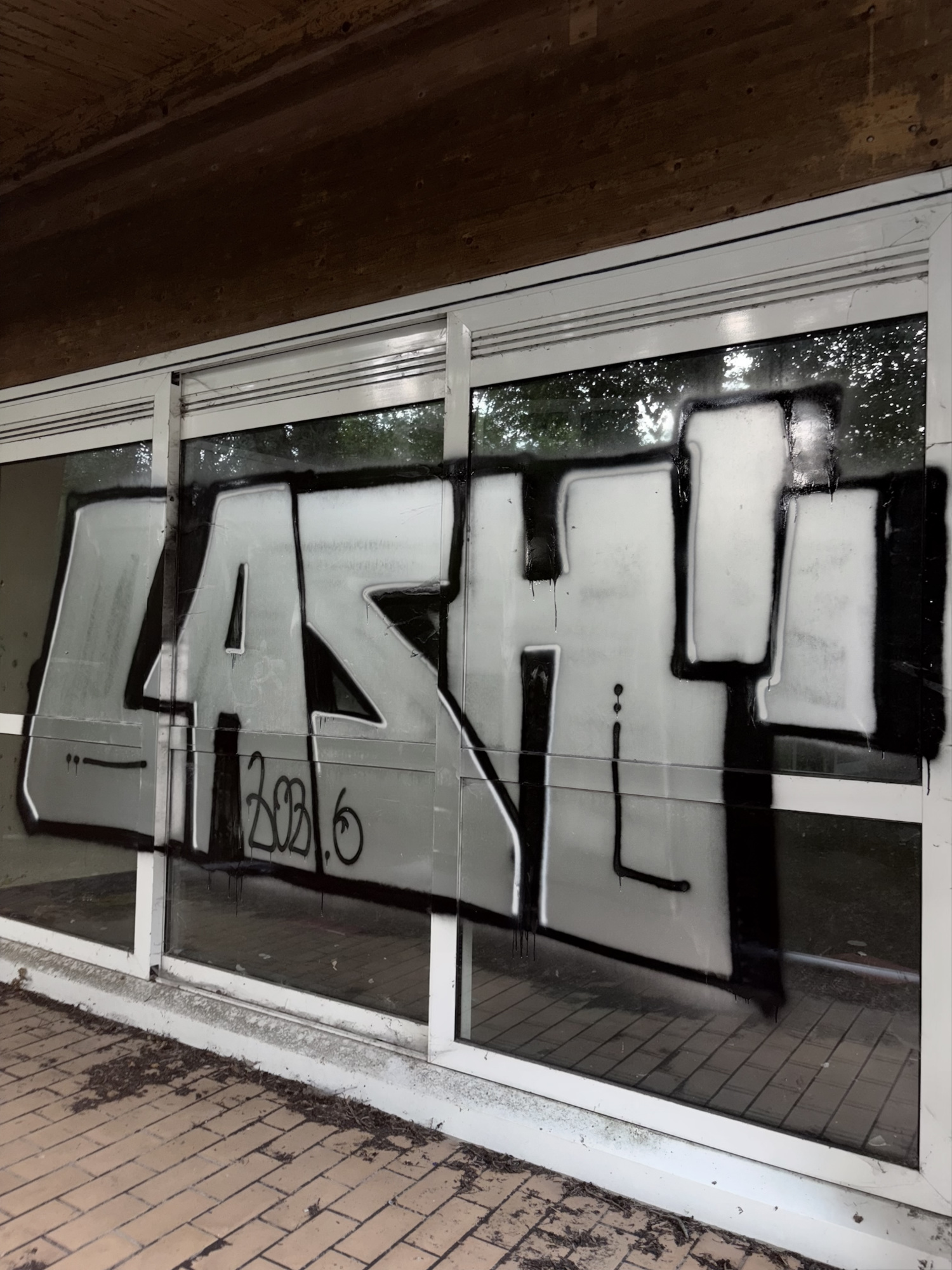 Graffiti Wall in Germany - Photo by Lasher - LASH