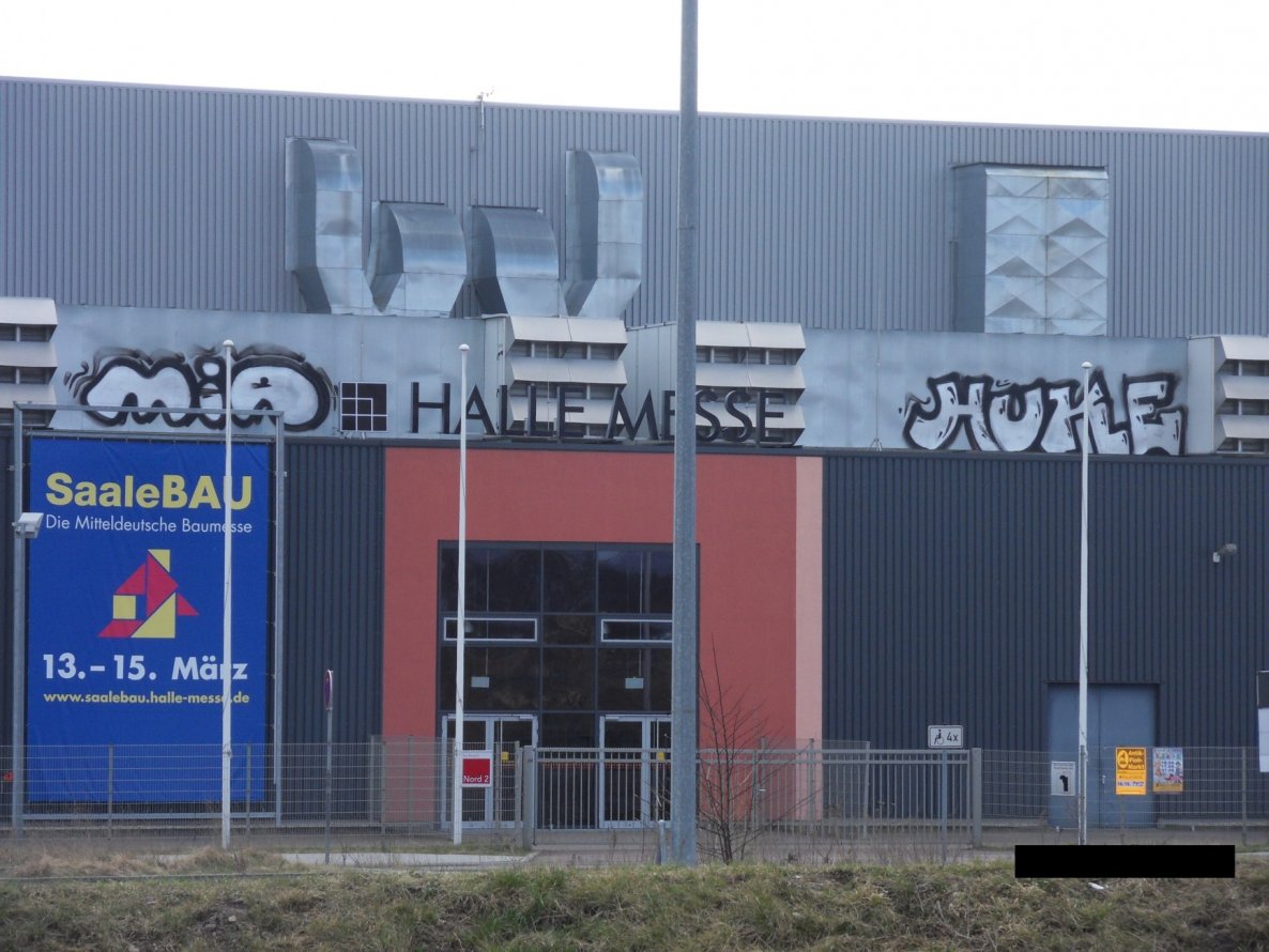 Graffiti Bombing in Halle - Photo by Lauch - mia, huke