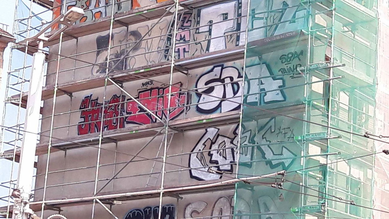 Graffiti Wall - Photo by Lauch - Mia, Huke