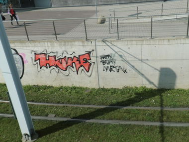 Graffiti Wall - Photo by Lauch - huke