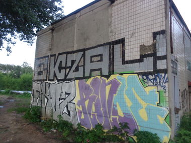 Graffiti Wall - Photo by Lazke - ekzal, ronde, fikuz (2017)
