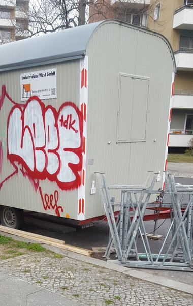 Graffiti Bombing - Photo by Leeef - leef, tdk, tdkberlin