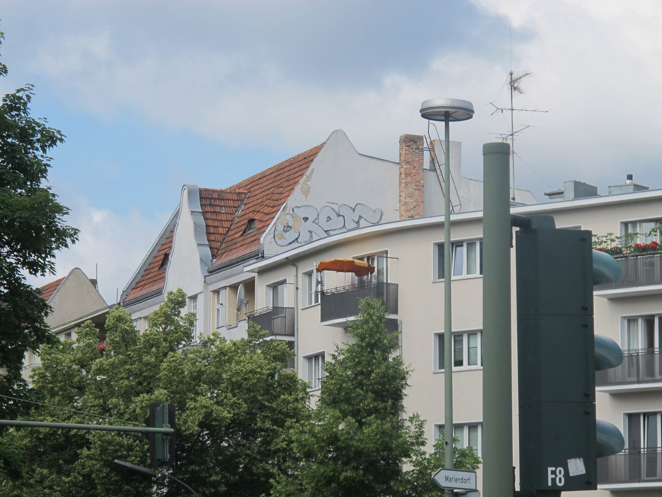 Graffiti Bombing - Photo by LeerMarker - Crom