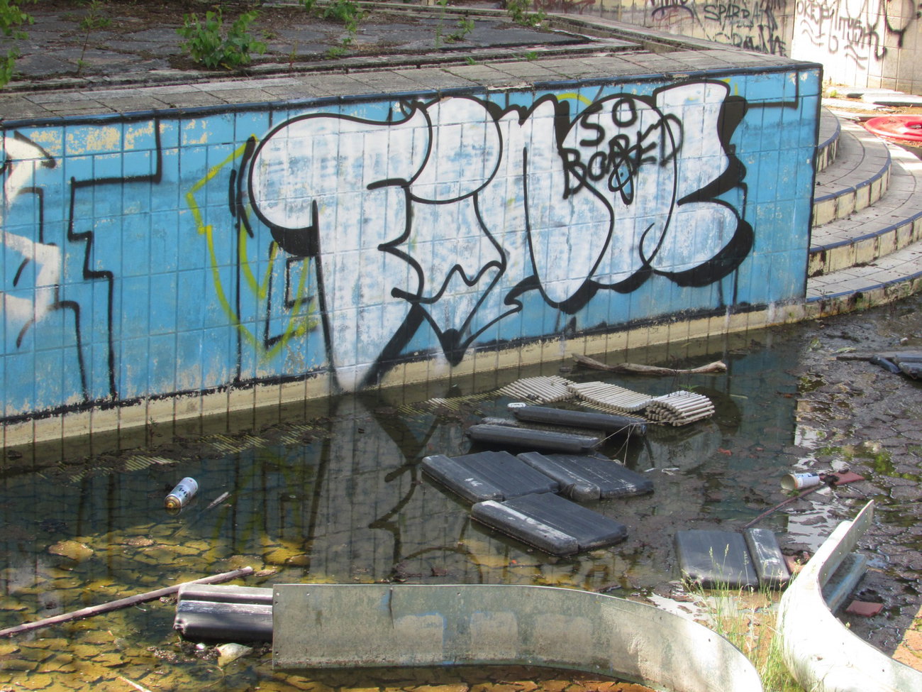 Graffiti Bombing - Photo by LeerMarker - Fino, Berlin
