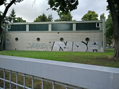 Graffiti Bombing - Photo by LeerMarker - Kiot, Kiod, BHF