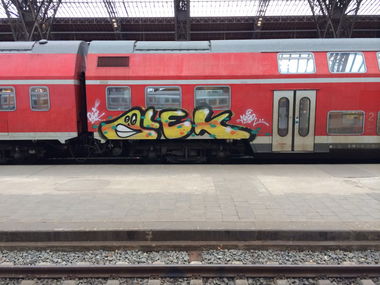 Graffiti Train - Photo by LeipzigHBF - Olek, Meter (2013)