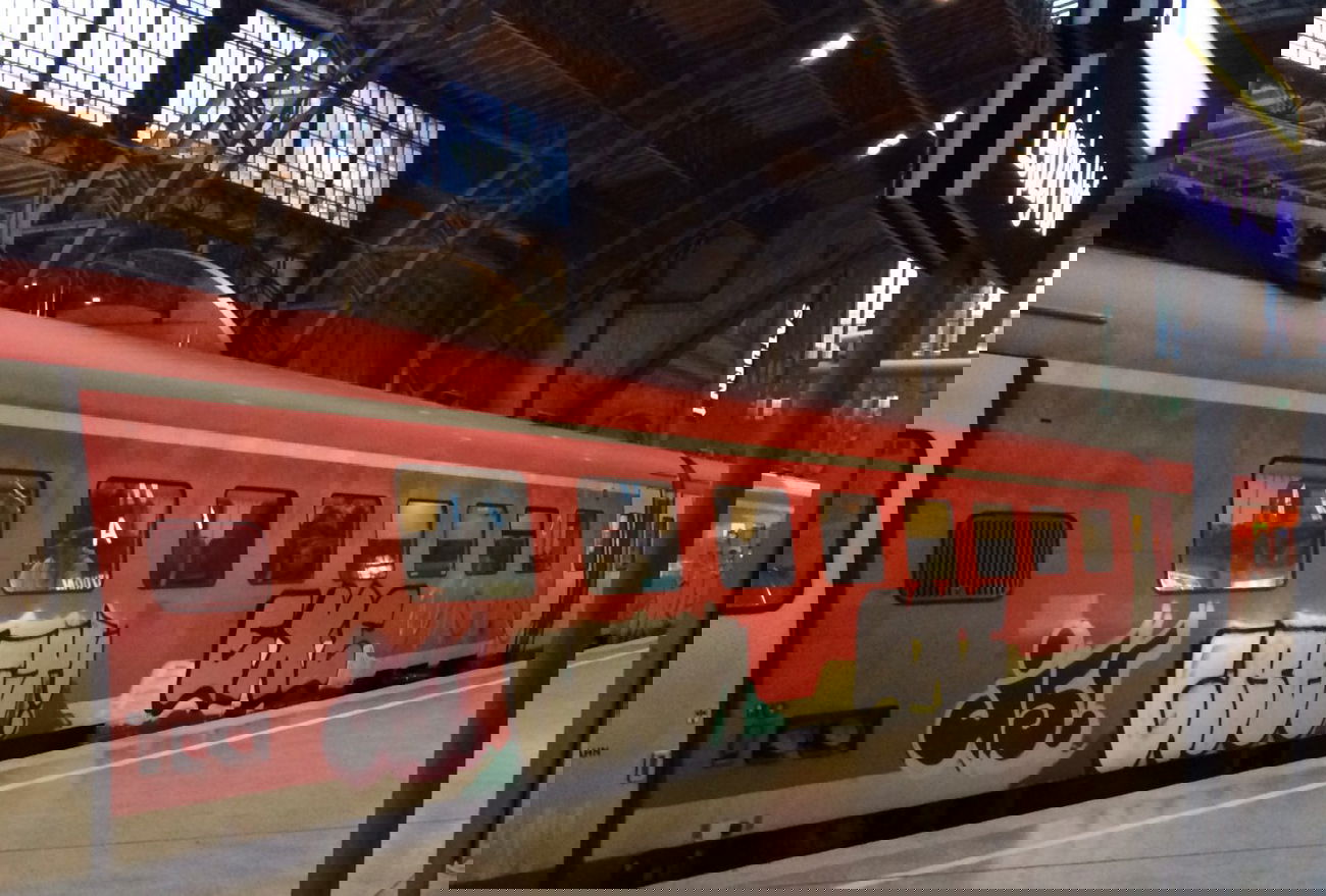 Graffiti Train - Photo by LeipzigHBF - is, Grey, Exe (2013)