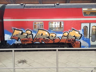 Graffiti Train - Photo by LeipzigHBF - Radicals, BM45, Kirbie (2014)
