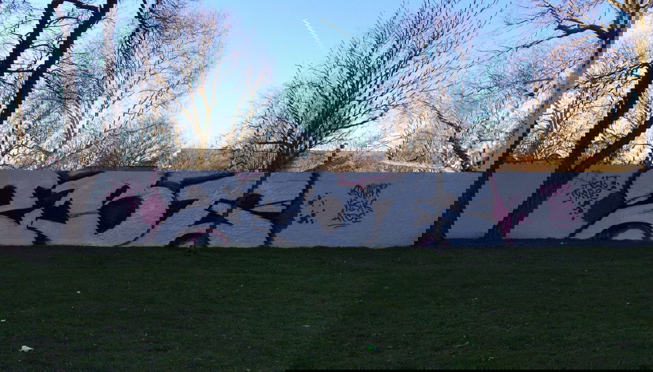 Graffiti Bombing - Photo by LeipzigHBF - 2BG, Acid, Tynie (2014)