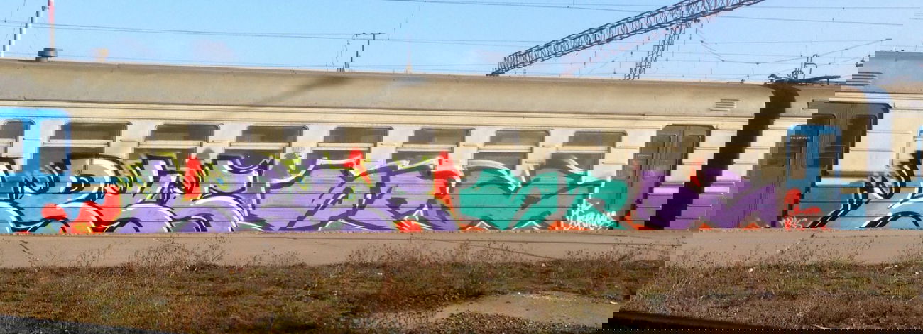 Graffiti Train - Photo by LeksOne - LEKS, IROS (2013)