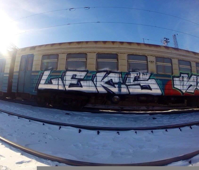 Graffiti Train - Photo by LeksOne - LEKS