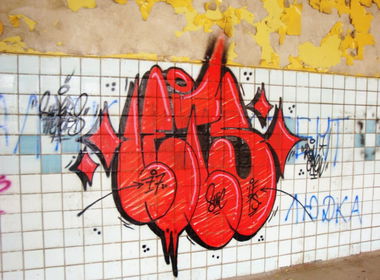 Graffiti Bombing in Baranovichi - Photo by Lets77