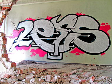 Graffiti Bombing in Baranovichi - Photo by Lets77 - Lets77 (2011)