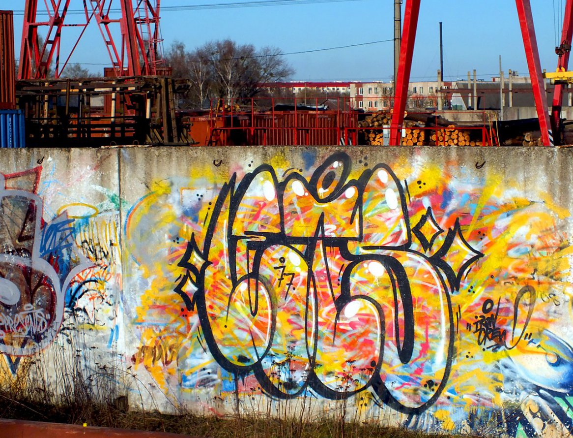 Graffiti Bombing in Baranavichy - Photo by Lets77 (2014)
