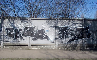Graffiti Bombing - Photo by Lezo - lezo (2014)