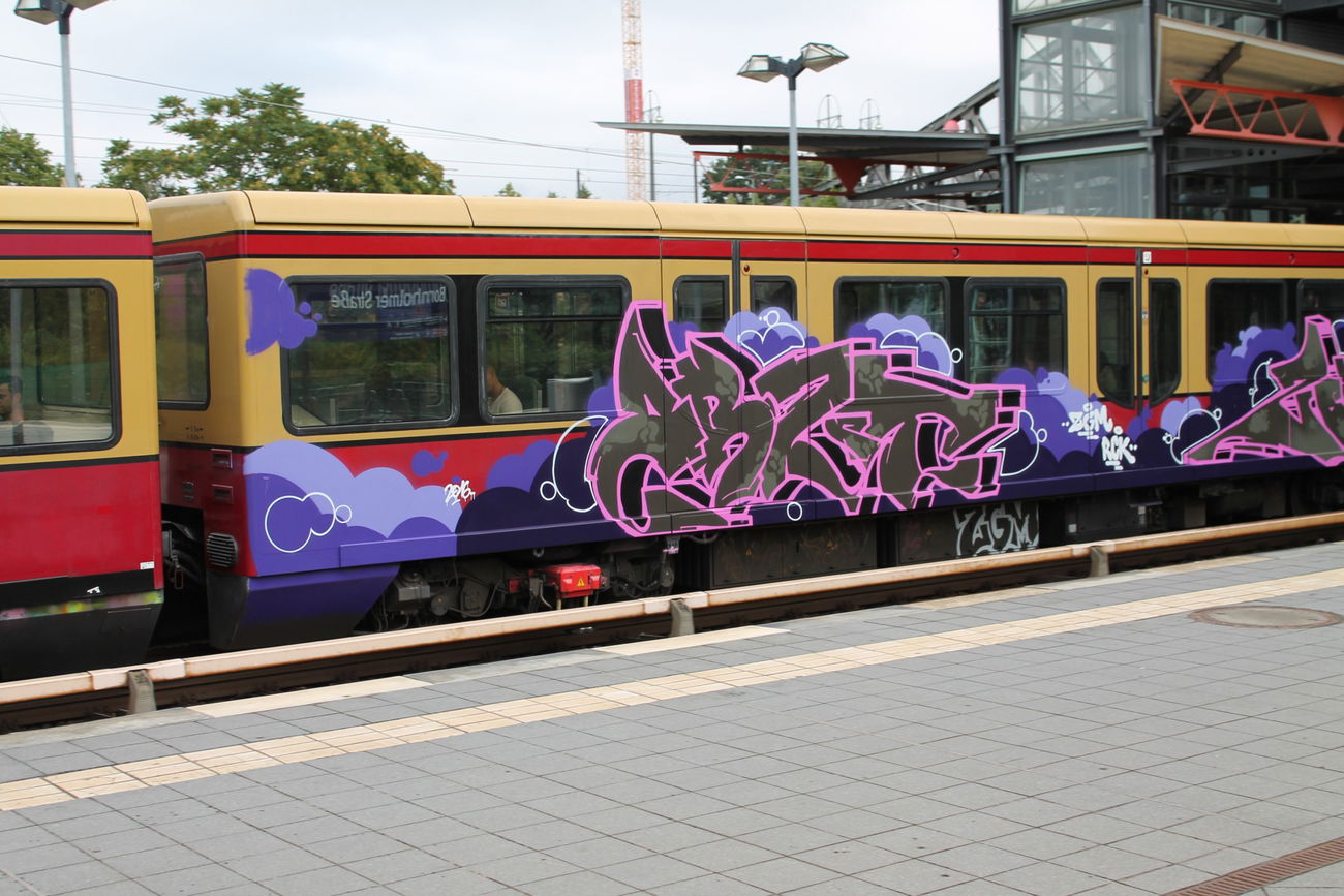 Graffiti Train in Berlin - Photo by Lifd5 (2016)