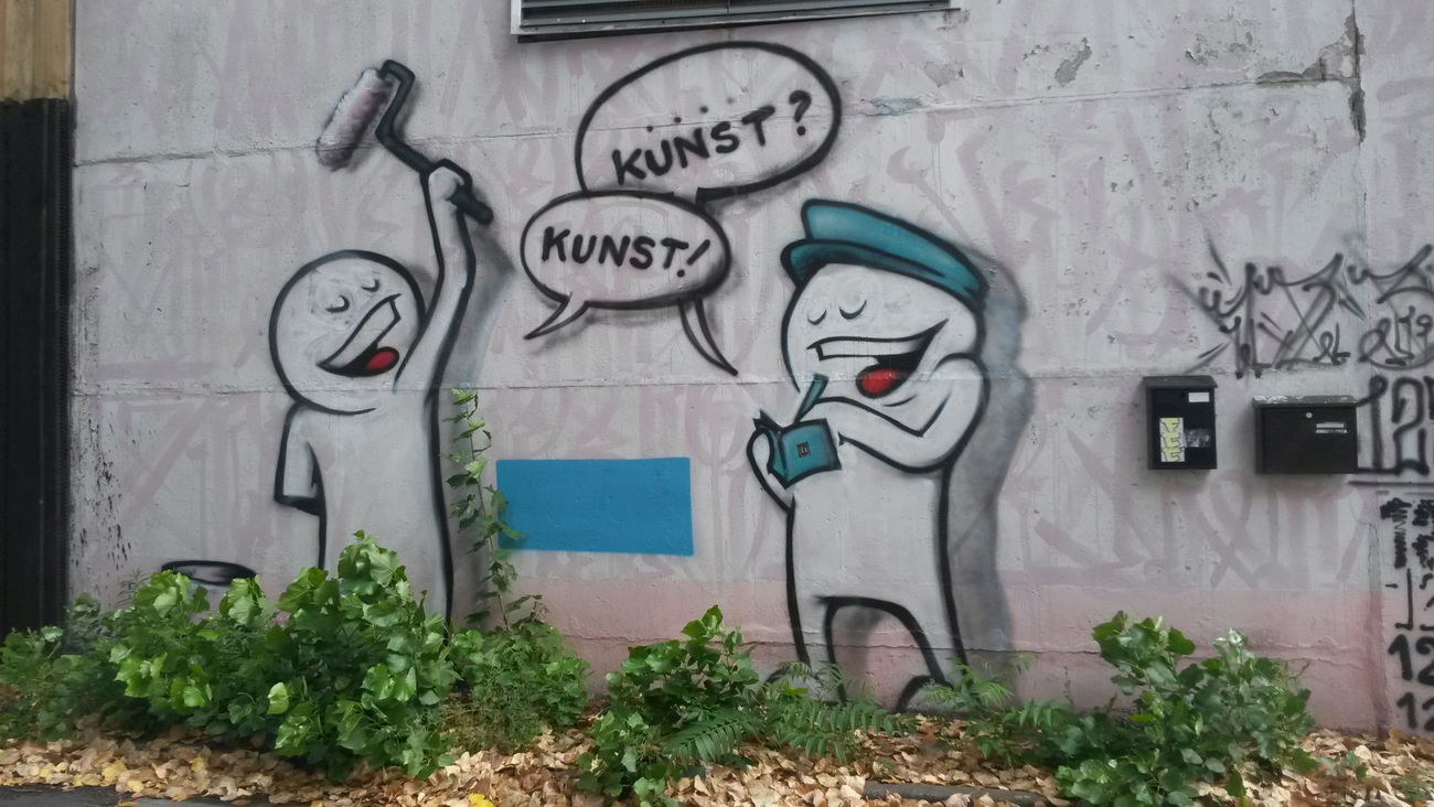 Graffiti Bombing in Berlin - Photo by Lifd5