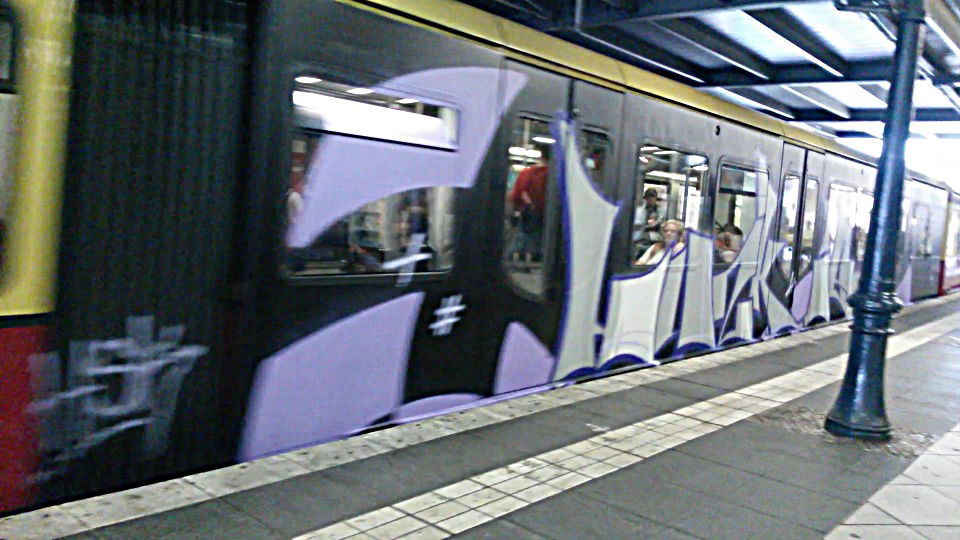 Graffiti Train in Berlin - Photo by Lifd5 (2016)