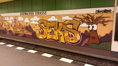 Graffiti Bombing in Berlin - Photo by Lifd5
