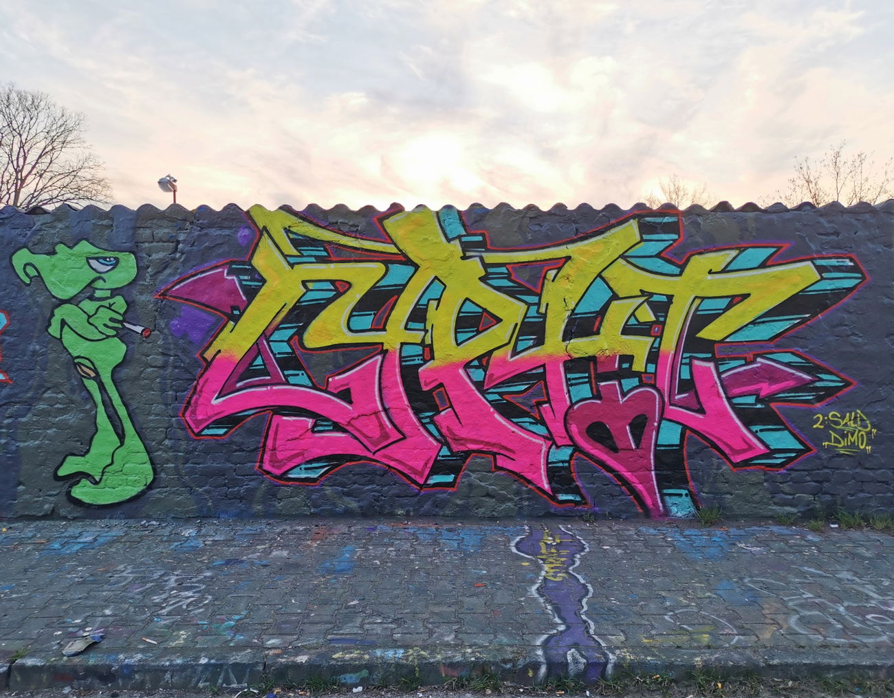 Graffiti Wall in Berlin - Photo by Lifd5 - lifd, lypht