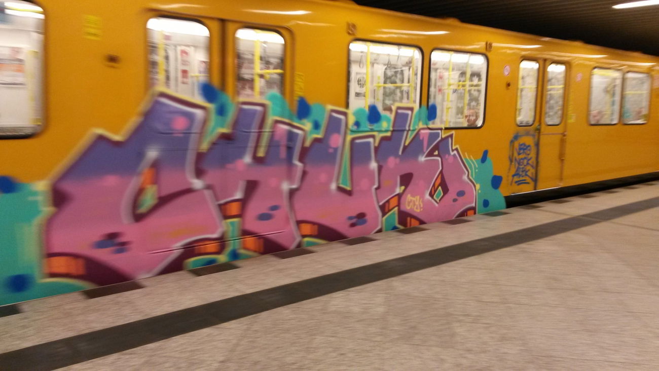 Graffiti Train in Berlin - Photo by Lifd5 (2016)