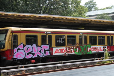 Graffiti Train in Berlin - Photo by Lifd5 (2016)