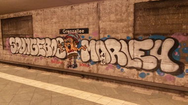 Graffiti Bombing in Berlin - Photo by Lifd5