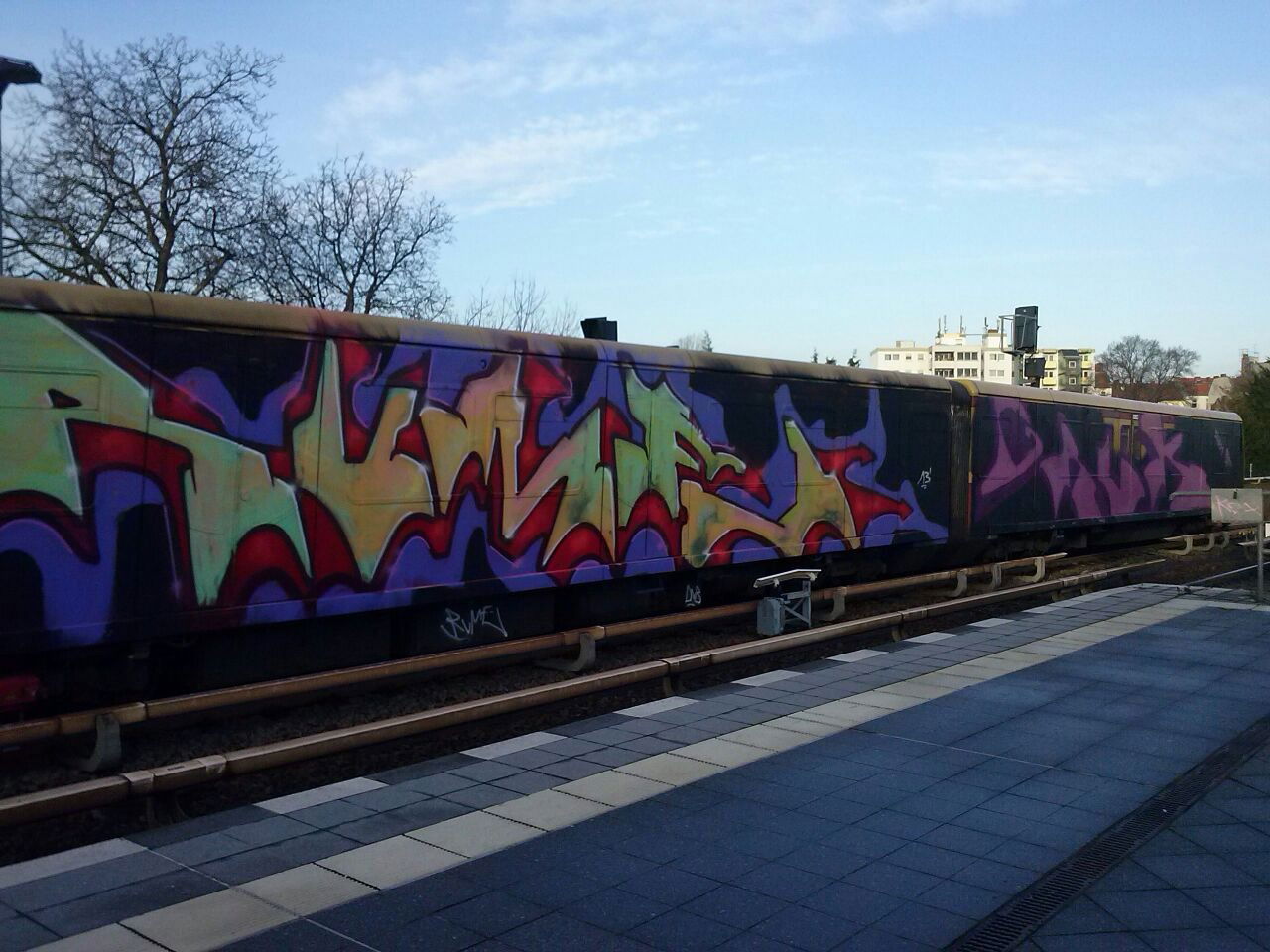 Graffiti Train in Berlin - Photo by Lifd5