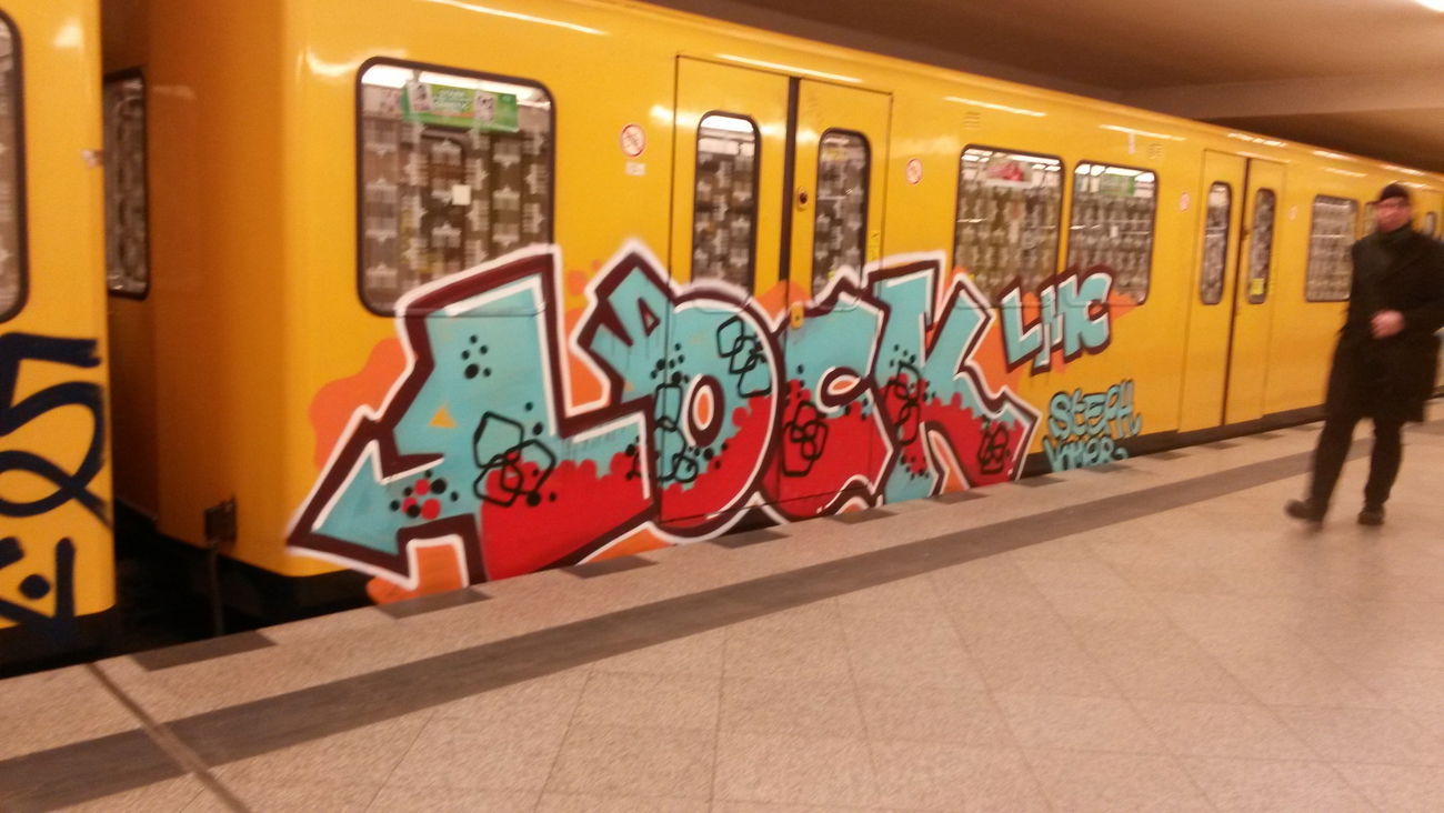 Graffiti Train in Berlin - Photo by Lifd5 (2017)