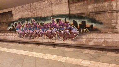 Graffiti Bombing in Berlin - Photo by Lifd5