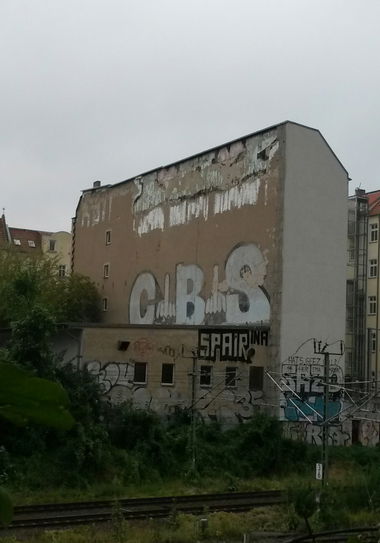 Graffiti Bombing in Berlin - Photo by Lifd5