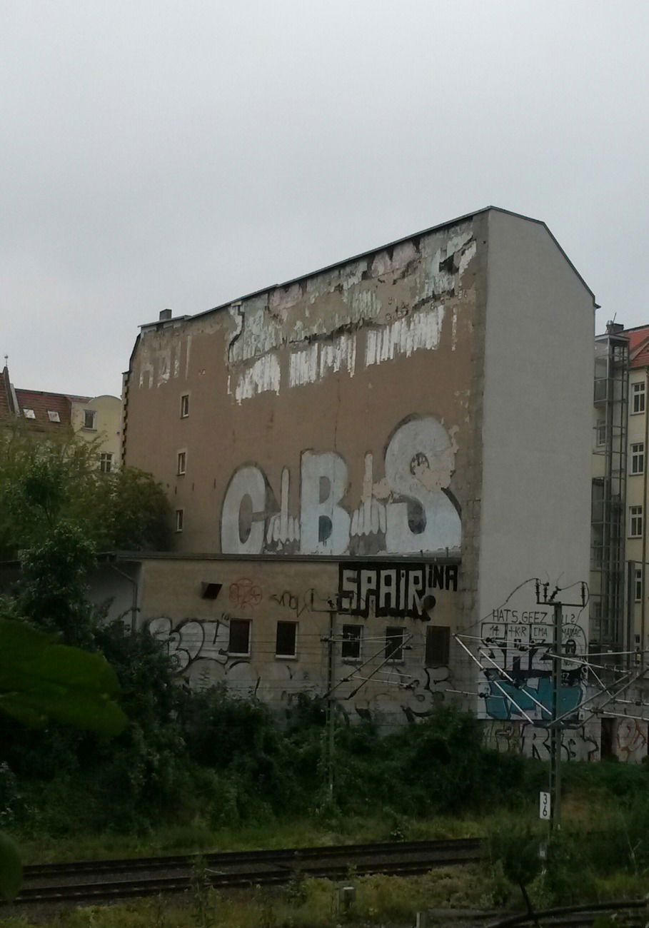 Graffiti Bombing in Berlin - Photo by Lifd5
