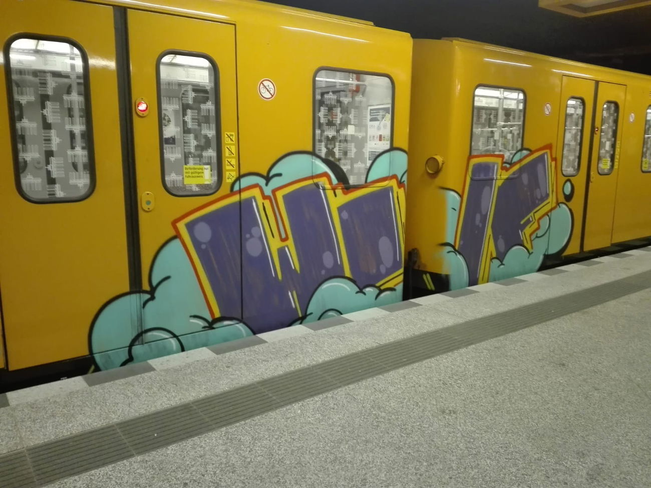 Graffiti Train in Berlin - Photo by Lifd5 (2018)