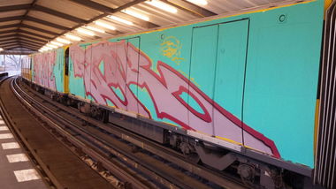 Graffiti Train in Berlin - Photo by Lifd5