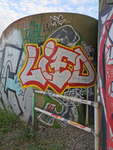 Graffiti Bombing in Berlin - Photo by Lifd5 - lifd (2026)